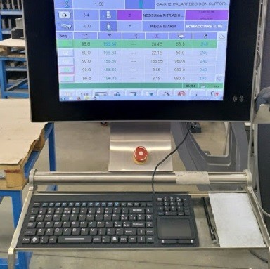 [Fallstudie] Die ideale Tastatur gegen Schmutz, eines der Hauptprobleme für einen industriellen Produktionsunternehmen